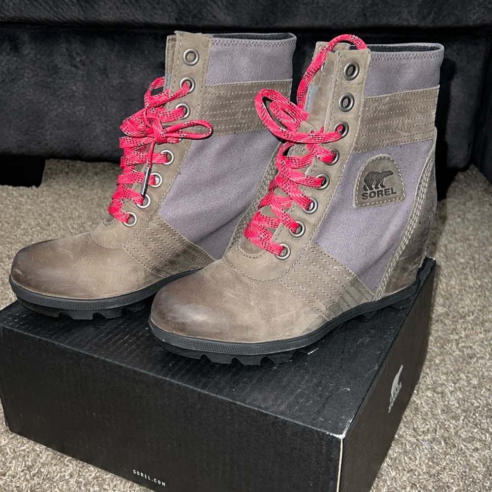 Sorel wedge boot